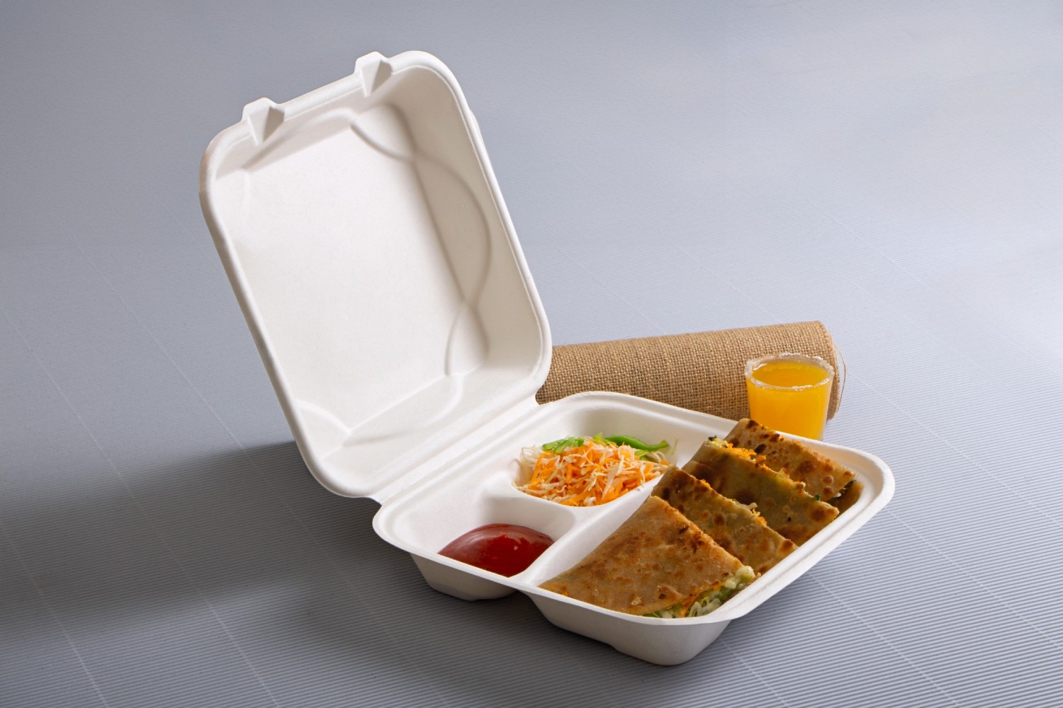 9″x9″ – 3 Compartment Takeout Bagasse Container with Hinged Lid – Clamshell